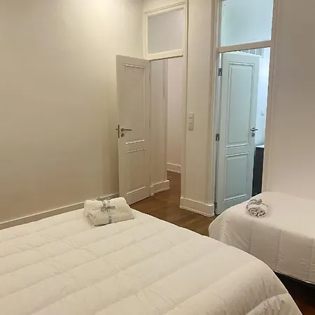 Spacious In - 175 M² - Private Balcony 아파트