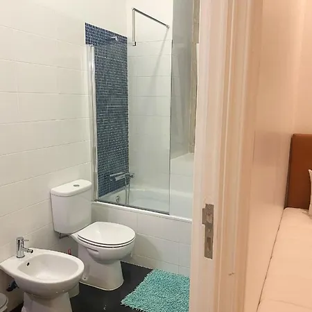 Spacious In - 175 M² - Private Balcony 아파트
