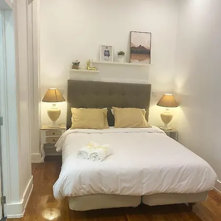 Apartment Spacious In - 175 M² - Private Balcony Lissabon