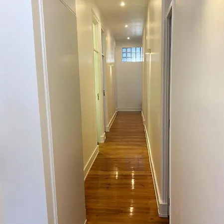 Spacious In - 175 M² - Private Balcony 아파트 *